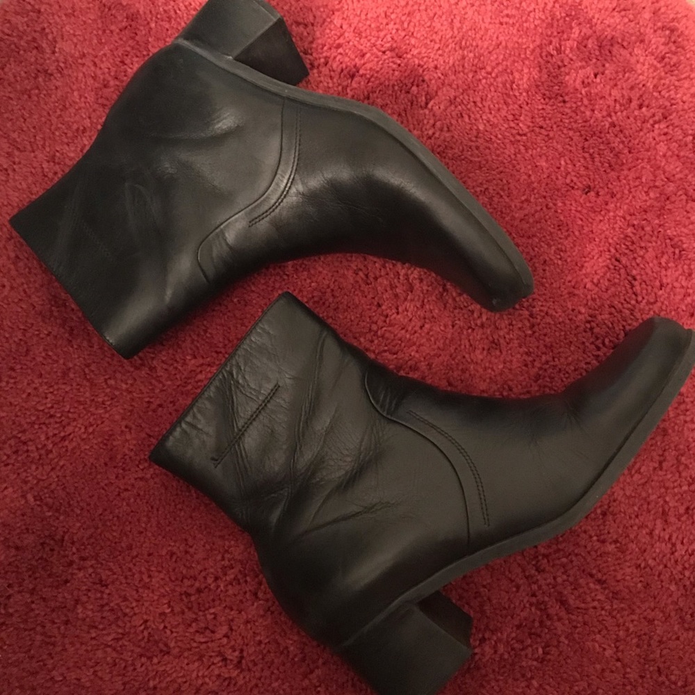 Naturalizer Auburn Lo Ankle Boots